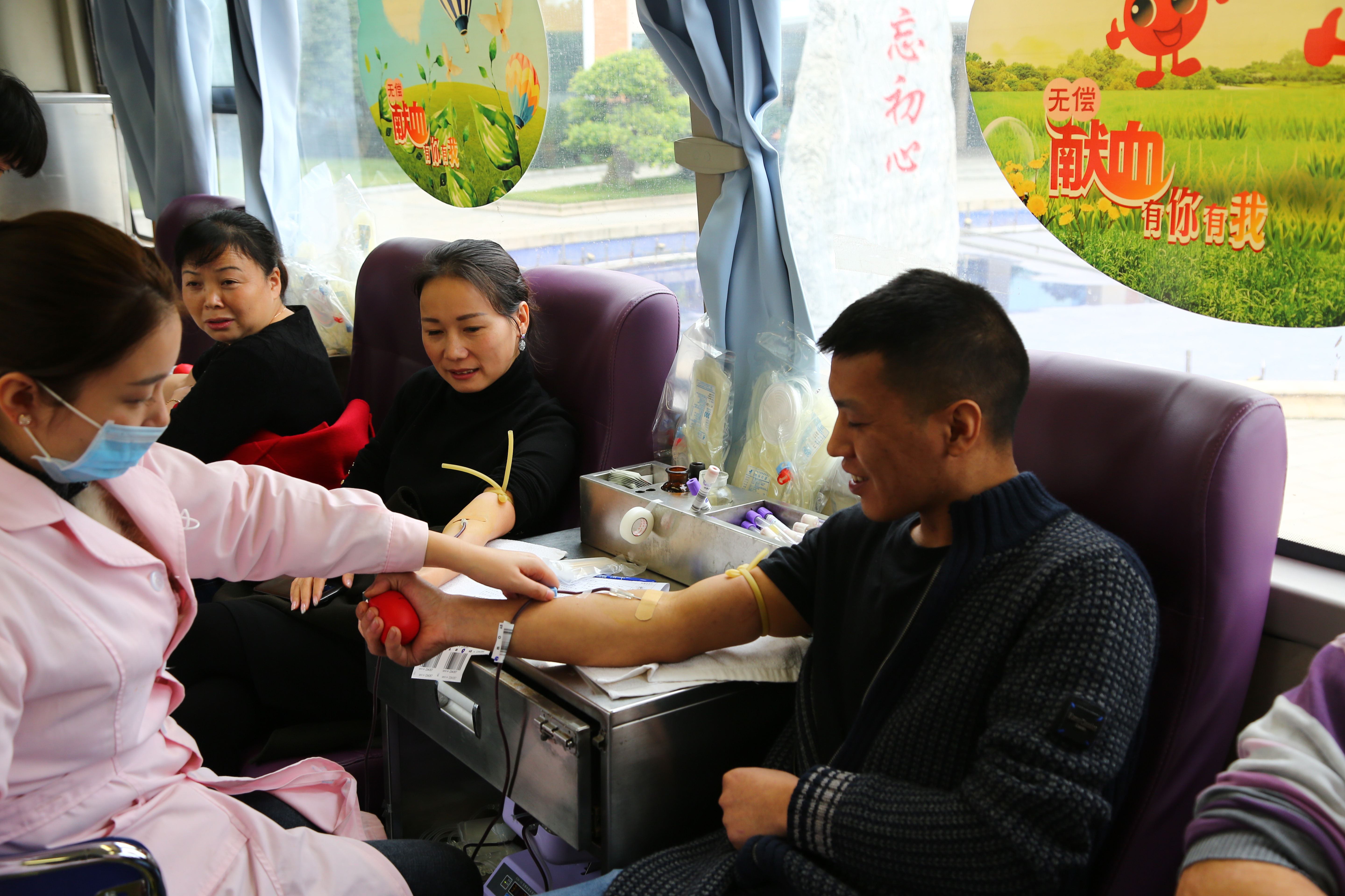 工会主席以身作则.JPG